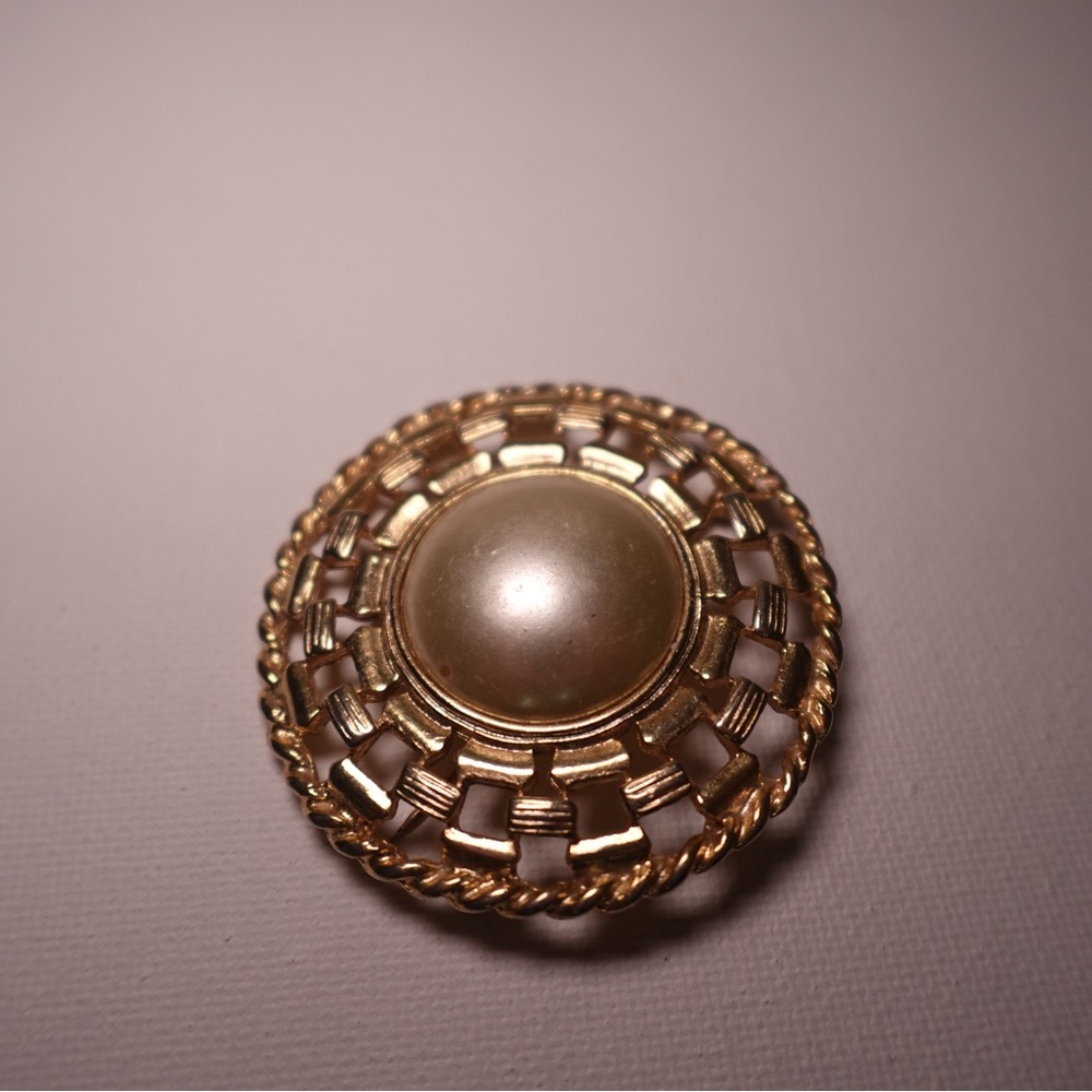 Elegant Gold-Tone Brooch